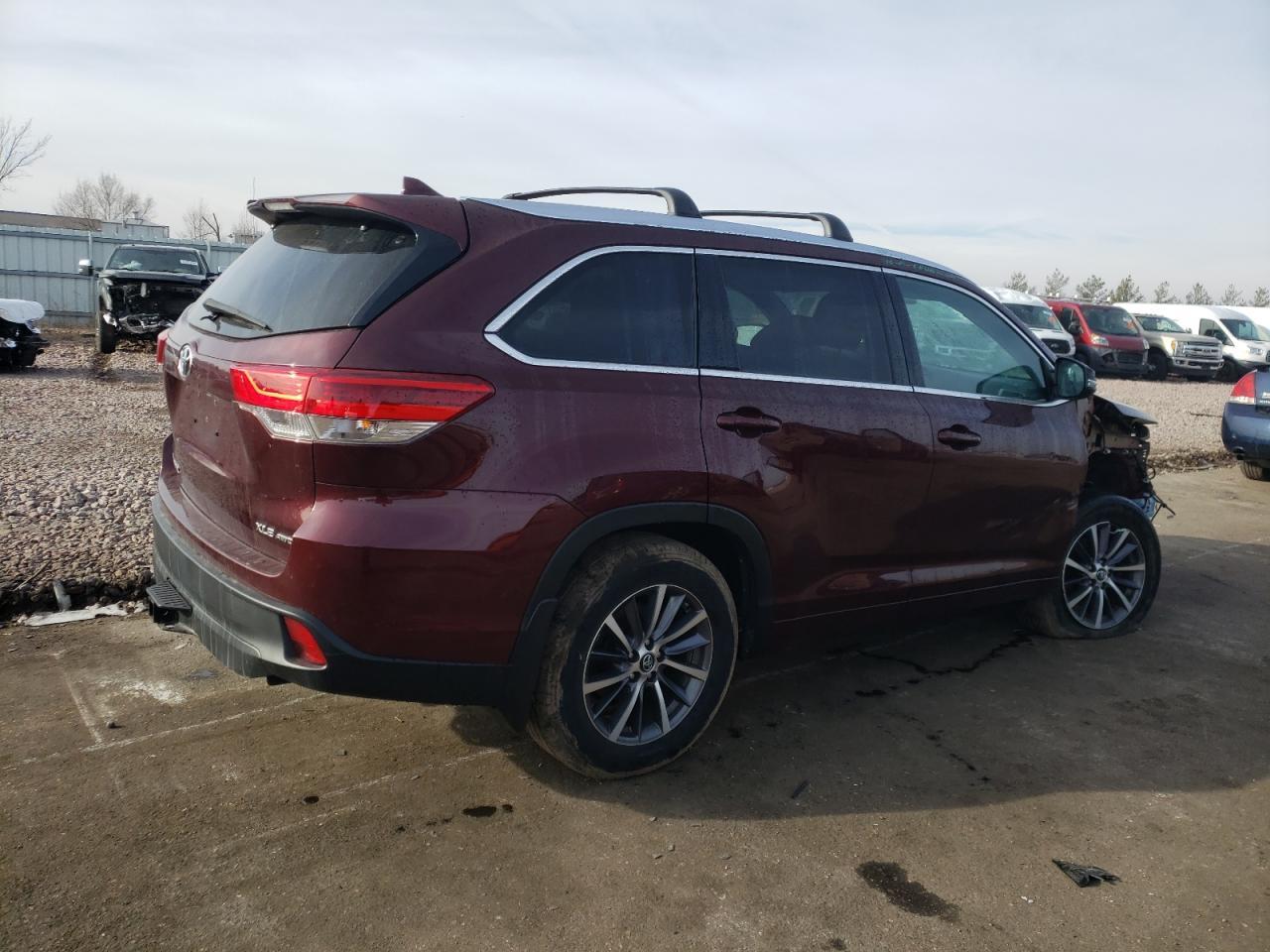 2018 TOYOTA HIGHLANDER - Фото 3