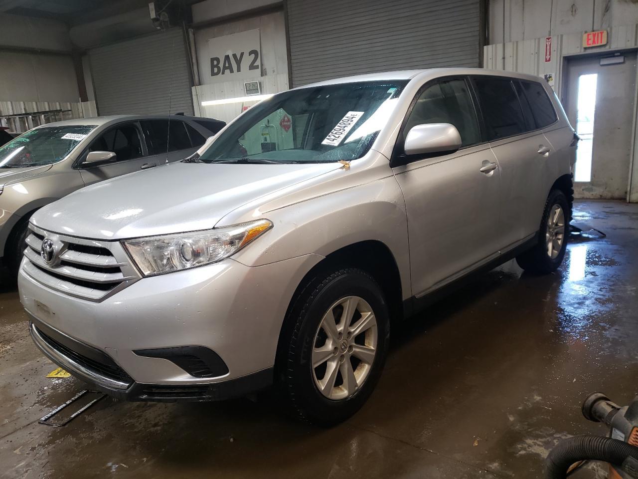 2011 TOYOTA HIGHLANDER