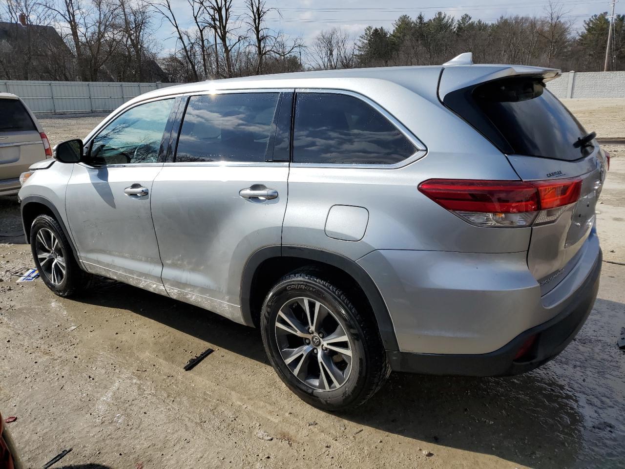 2018 TOYOTA HIGHLANDER - Image 2
