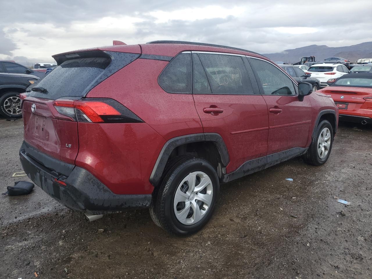 2021 TOYOTA RAV4 LE - Фото 3
