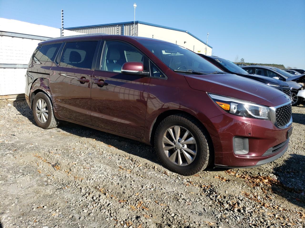 2017 KIA SEDONA LX - Image 4