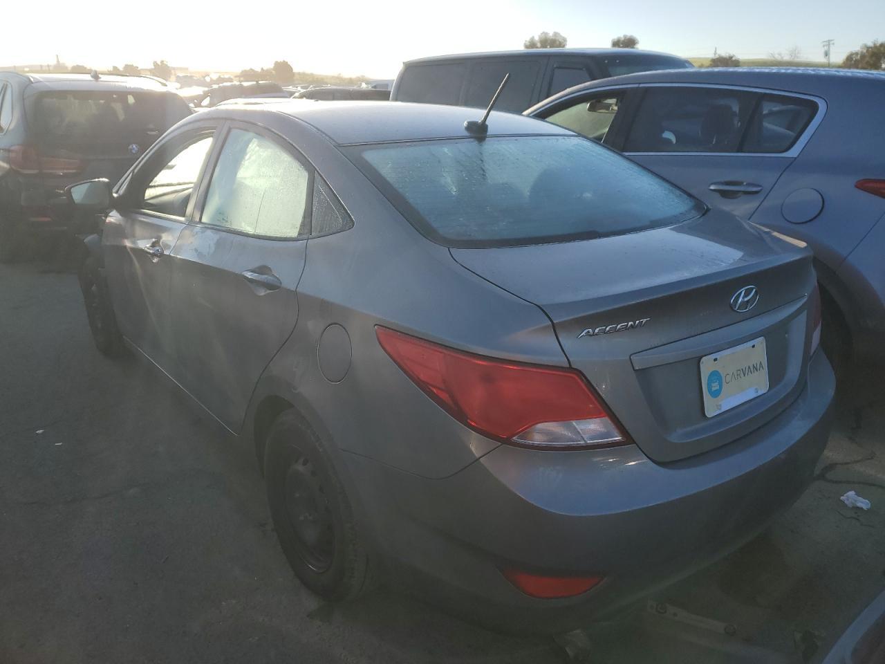 2017 HYUNDAI ACCENT SE - Фото 2