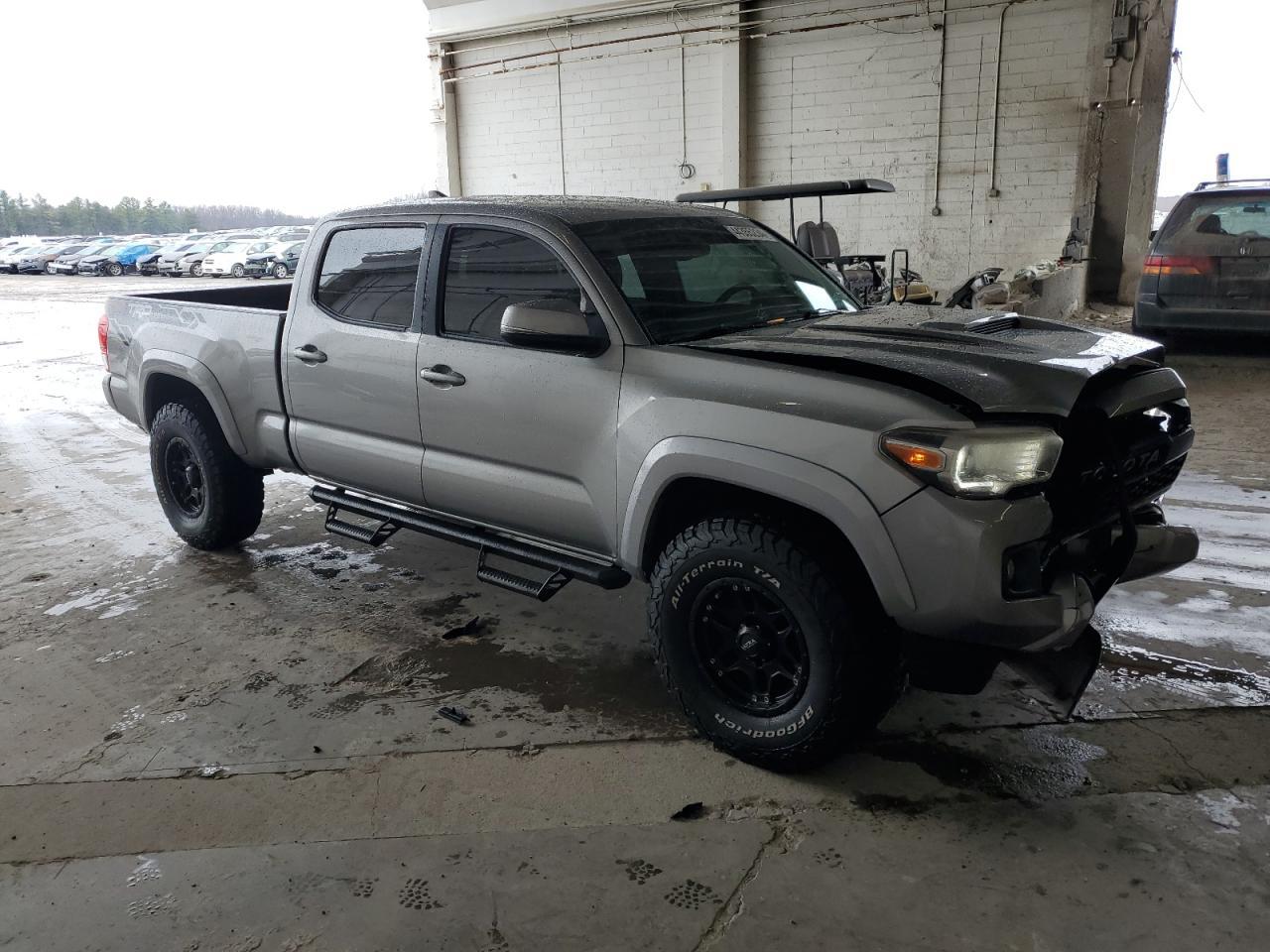 2017 TOYOTA TACOMA DOU - Фото 4