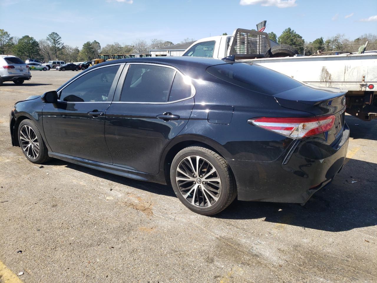 2020 TOYOTA CAMRY SE - Image 2