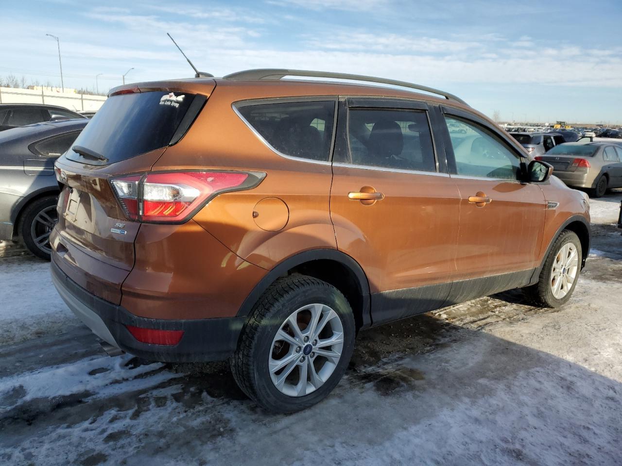 2017 FORD ESCAPE SE - Фото 3