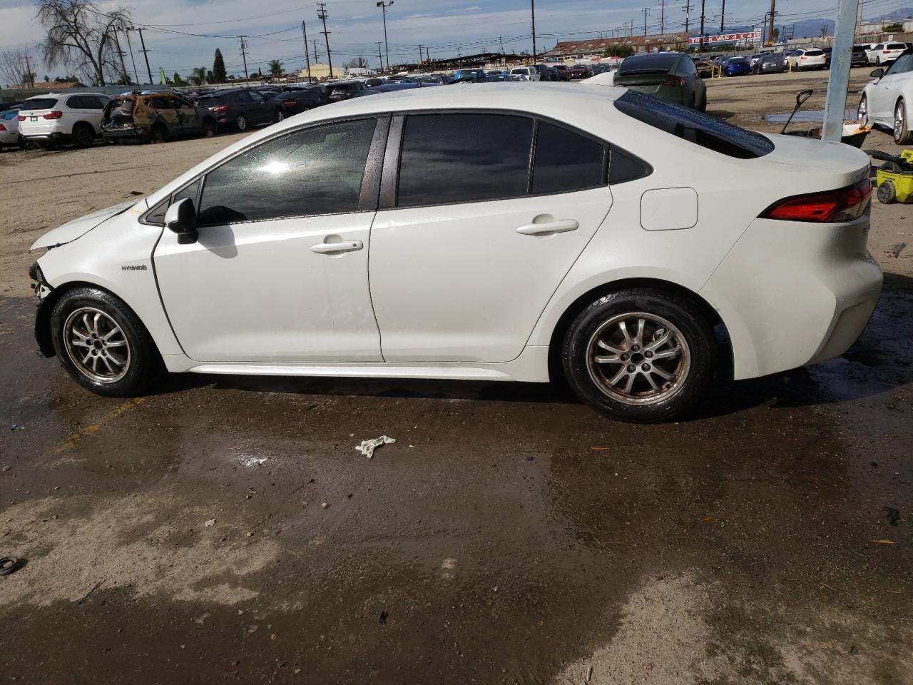 2020 TOYOTA COROLLA LE - Фото 2