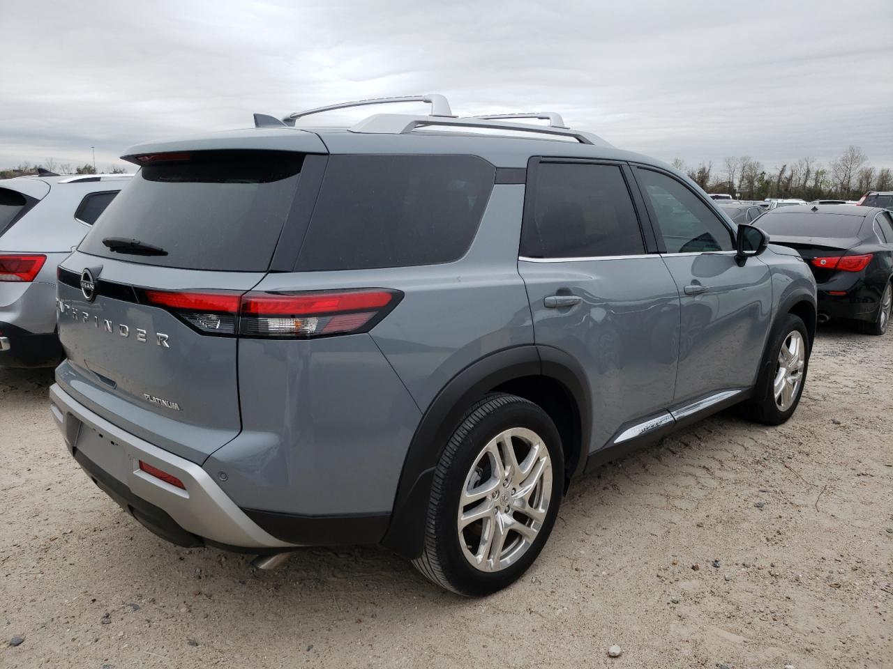 2023 NISSAN PATHFINDER - Image 3