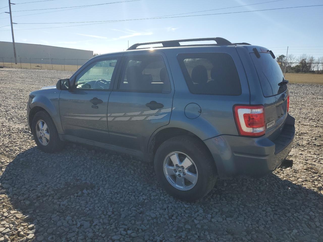 2012 FORD ESCAPE XLT - Image 2