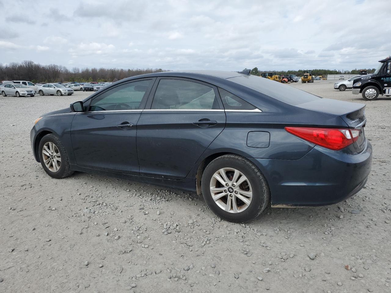 2013 HYUNDAI SONATA GLS - Image 2