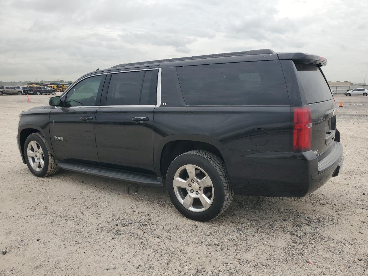 2016 CHEVROLET SUBURBAN C - Image 2