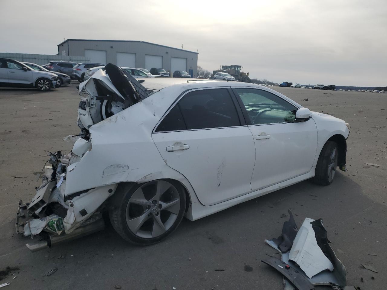 2014 TOYOTA CAMRY L - Image 3