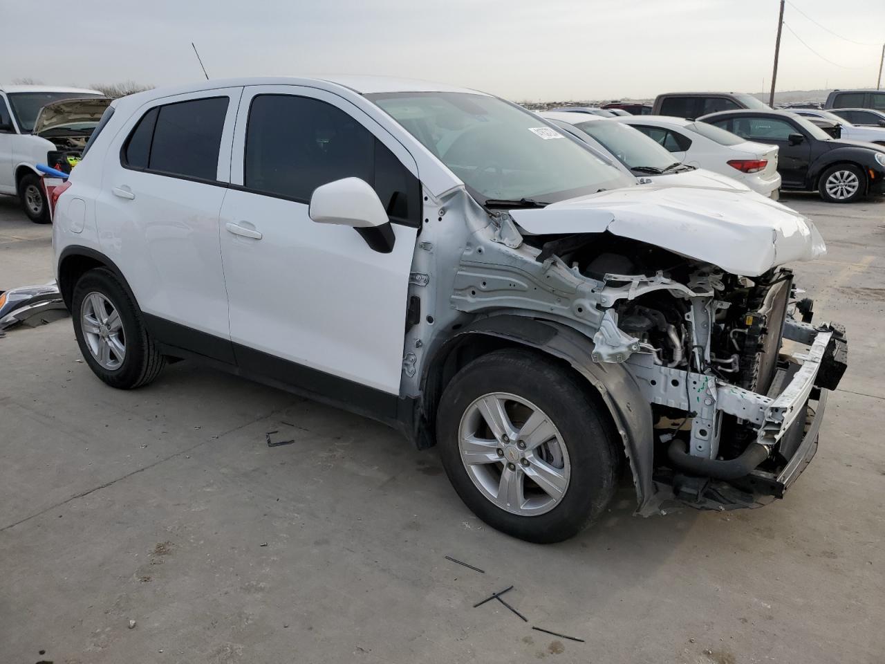 2021 CHEVROLET TRAX LS - Image 4