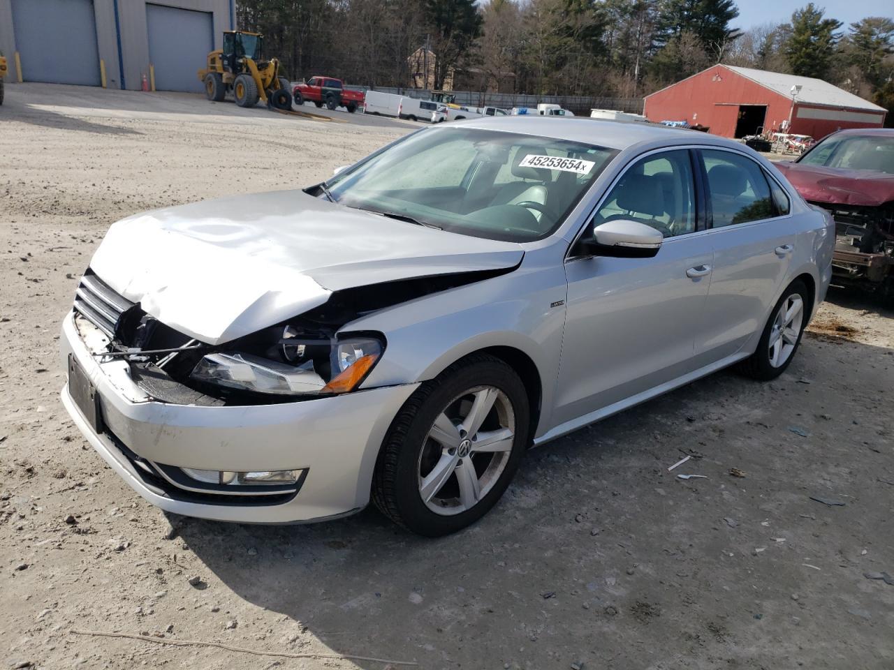 2015 VOLKSWAGEN PASSAT S