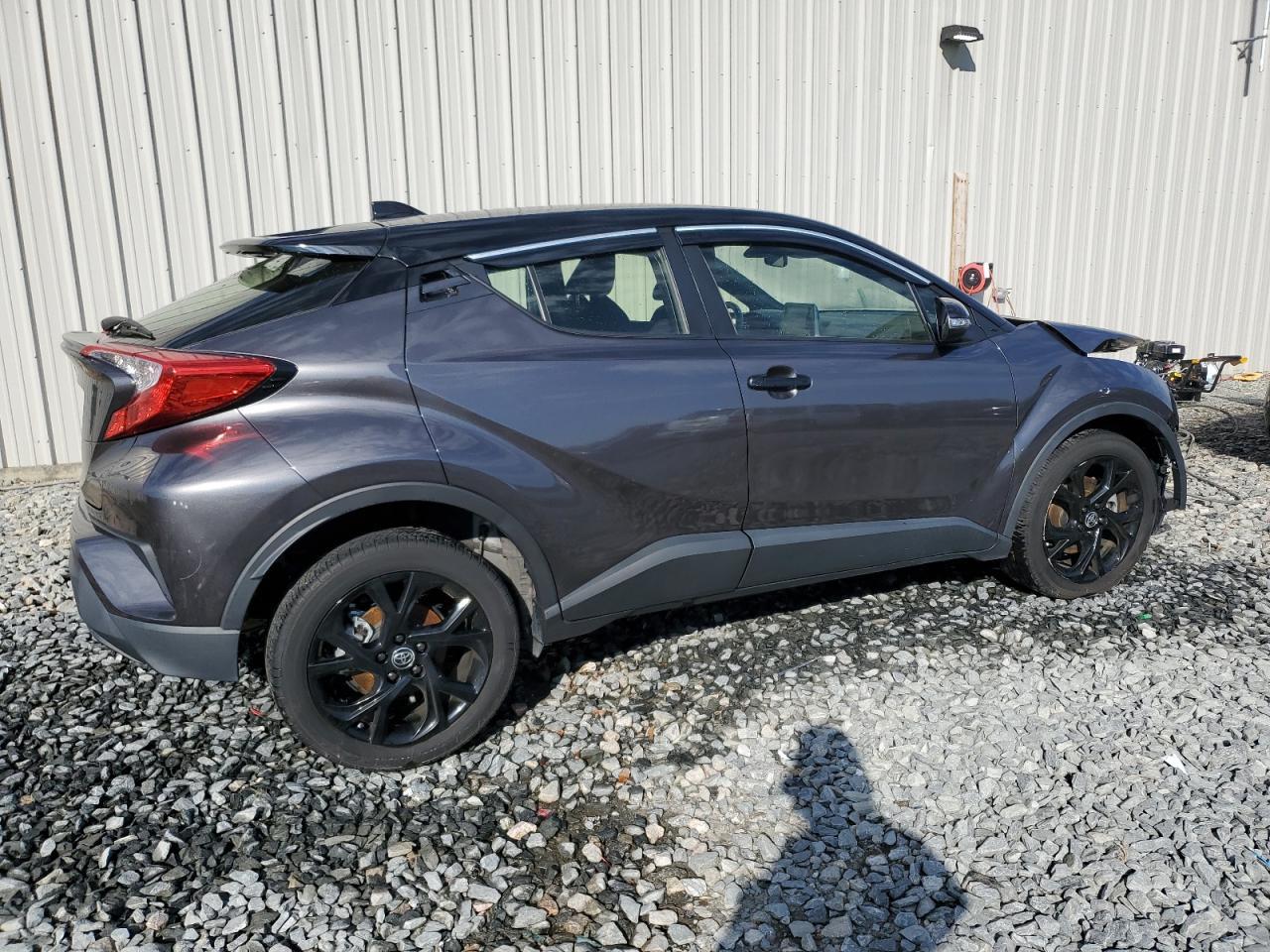 2021 TOYOTA C-HR XLE - Фото 3