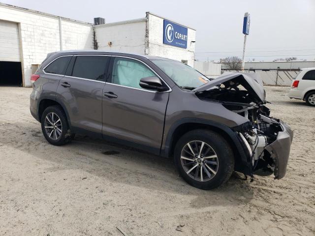 2019 Toyota Highlander Se - Фото 4
