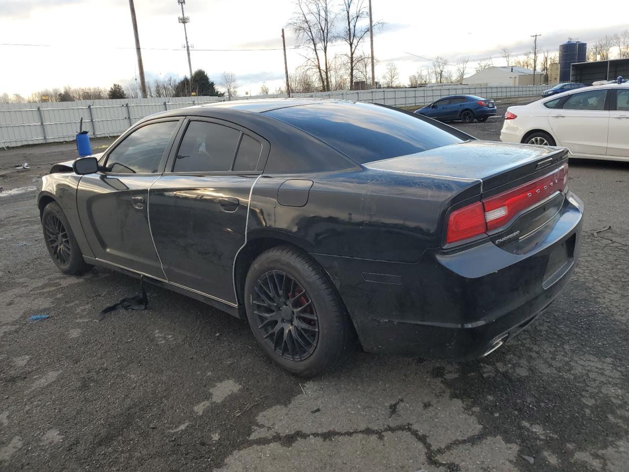 2013 DODGE CHARGER SE - Фото 2