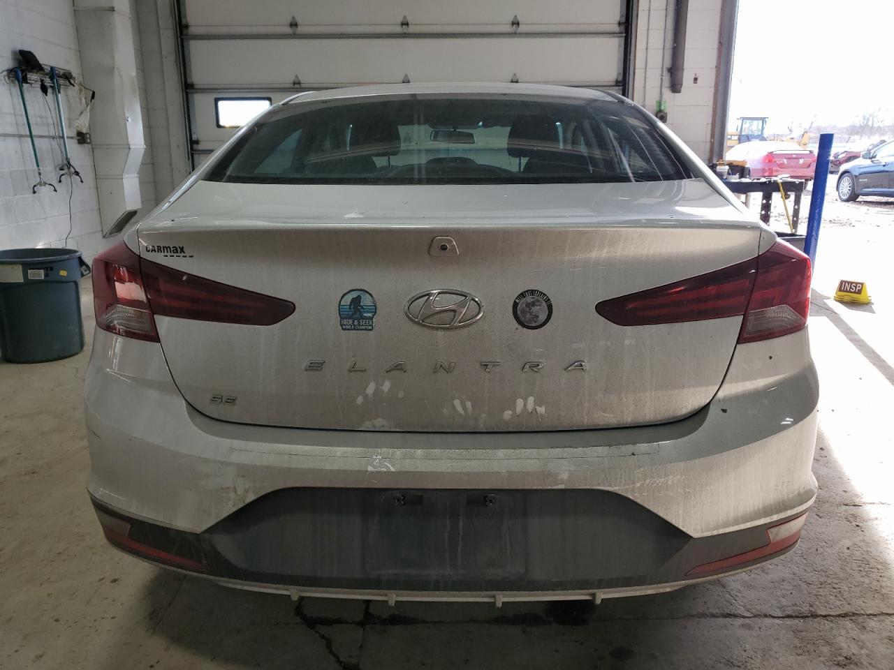 2019 HYUNDAI ELANTRA SE - Фото 6