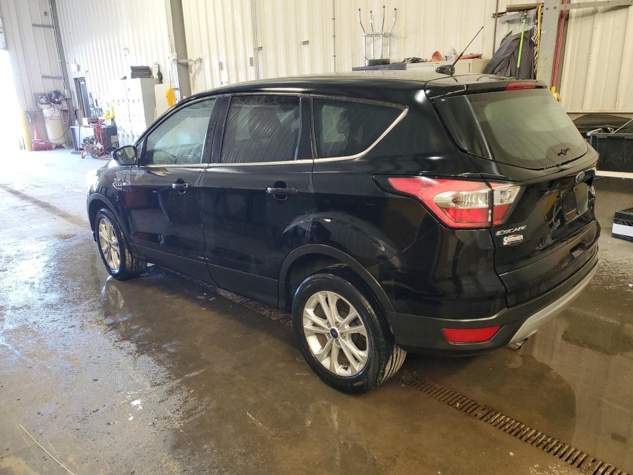 2017 FORD ESCAPE SE - Image 2