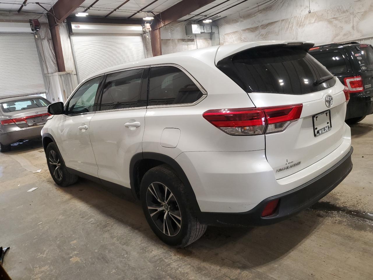 2019 TOYOTA HIGHLANDER - Image 2