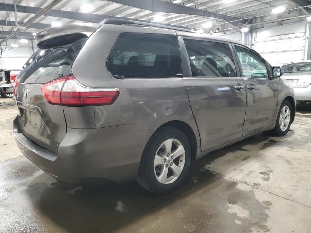 2016 Toyota Sienna Le - Image 3