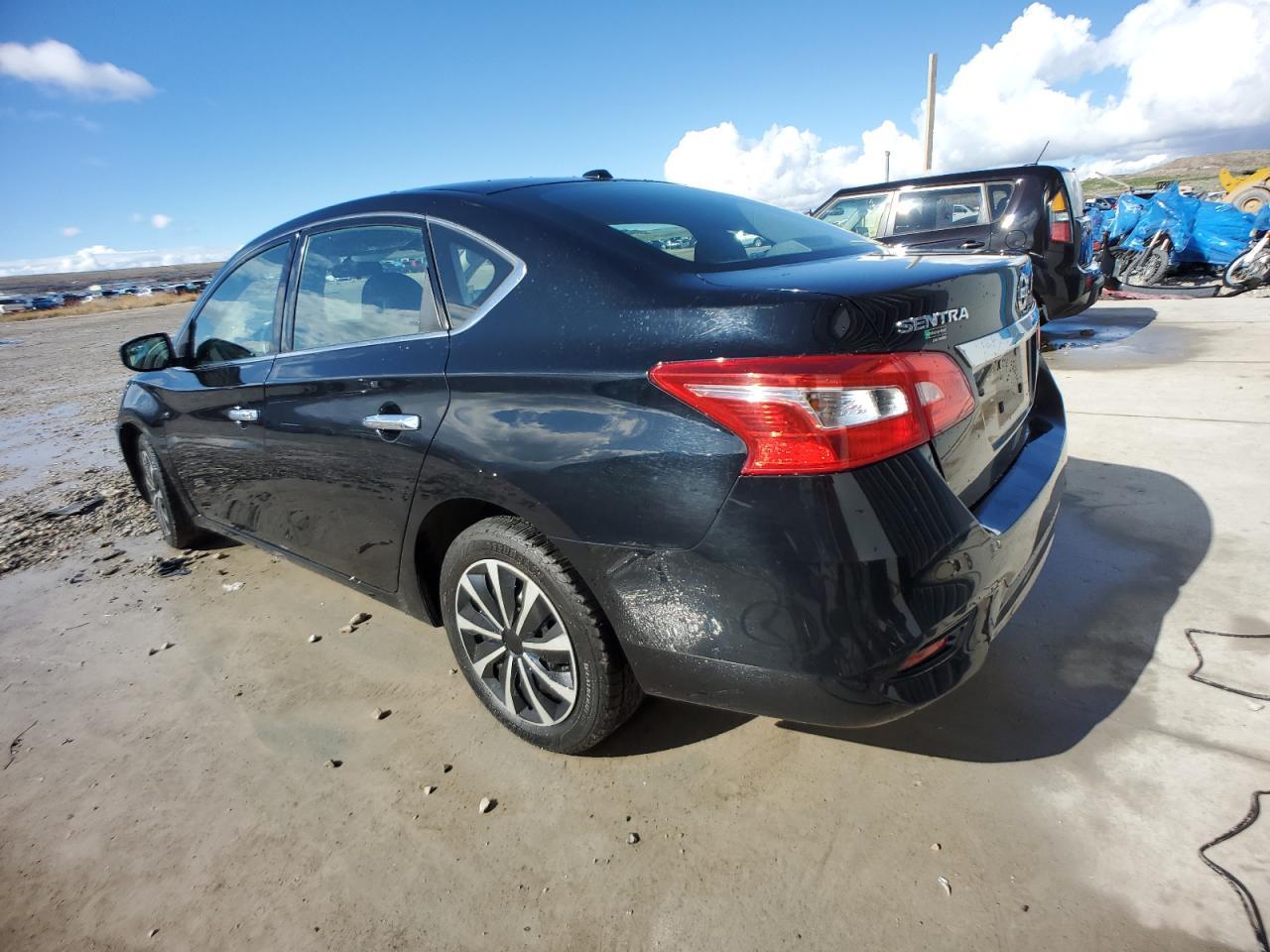 2017 NISSAN SENTRA S - Фото 2