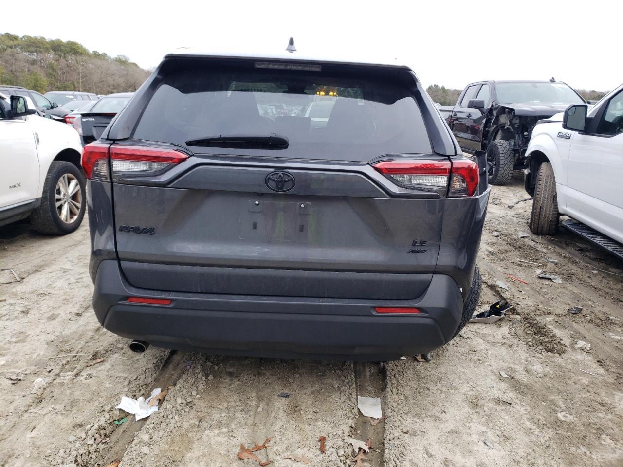 2023 TOYOTA RAV4 LE - Фото 6