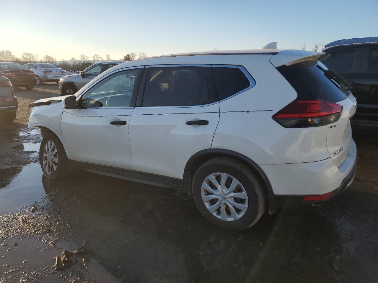 2017 NISSAN ROGUE S - Фото 2