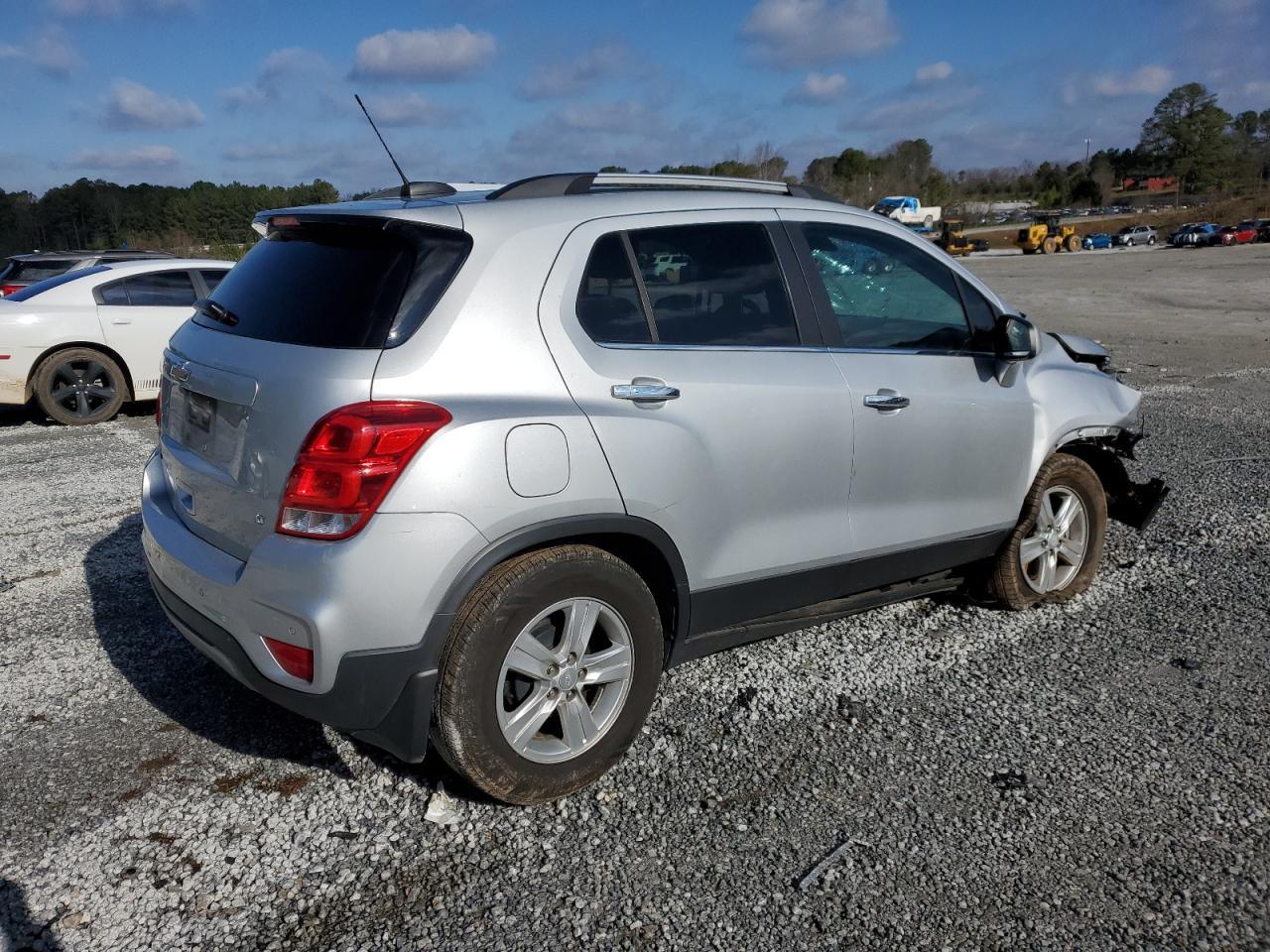 2018 CHEVROLET TRAX 1LT - Image 3