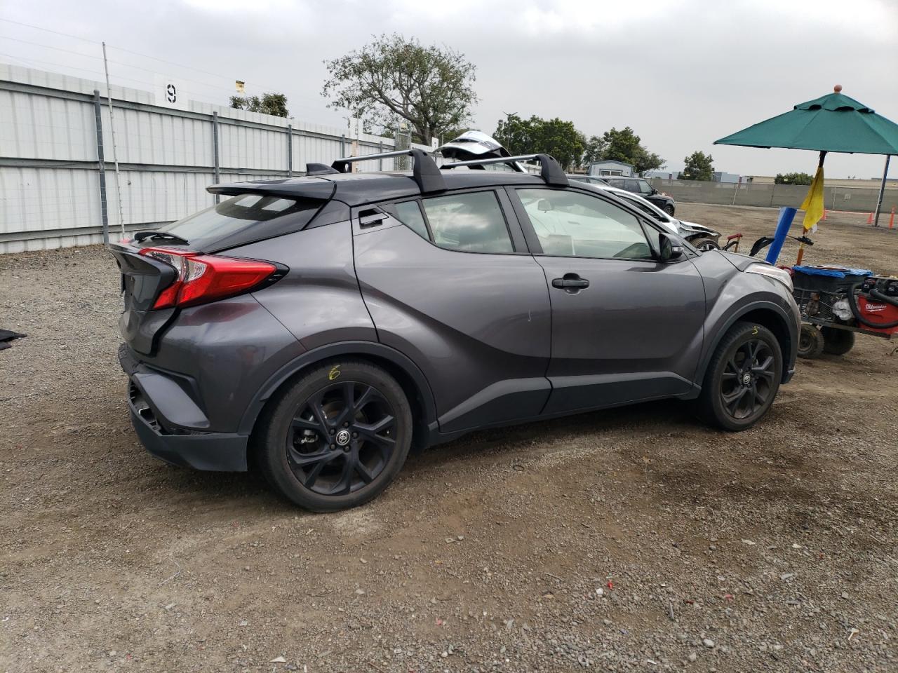 2021 TOYOTA C-HR XLE - Фото 3