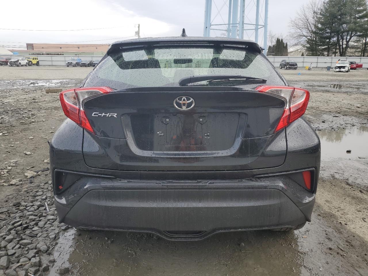 2018 TOYOTA C-HR XLE - Фото 6