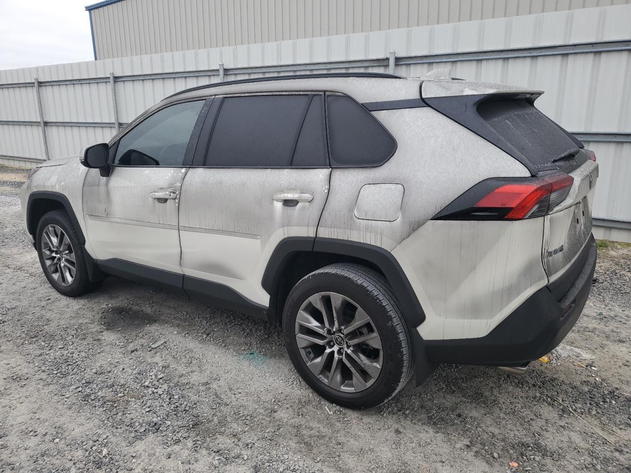 2022 TOYOTA RAV4 XLE P - Фото 2