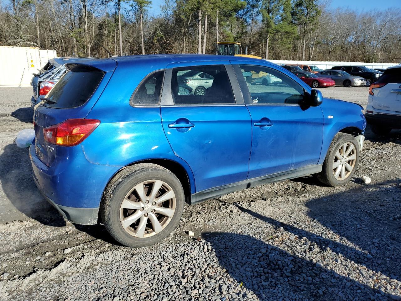 2015 MITSUBISHI OUTLANDER - Фото 3