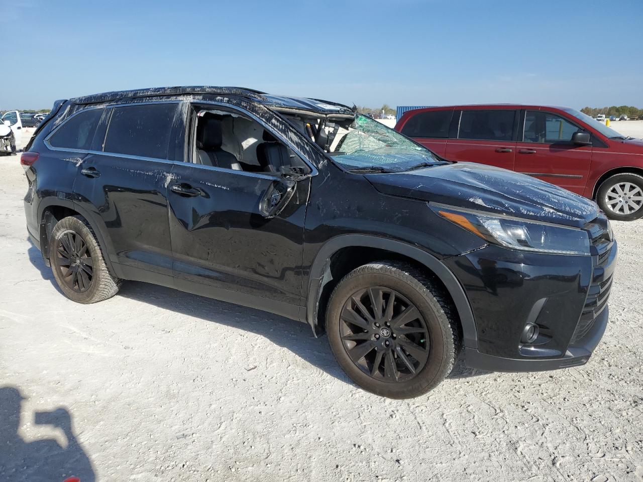 2019 TOYOTA HIGHLANDER - Image 4