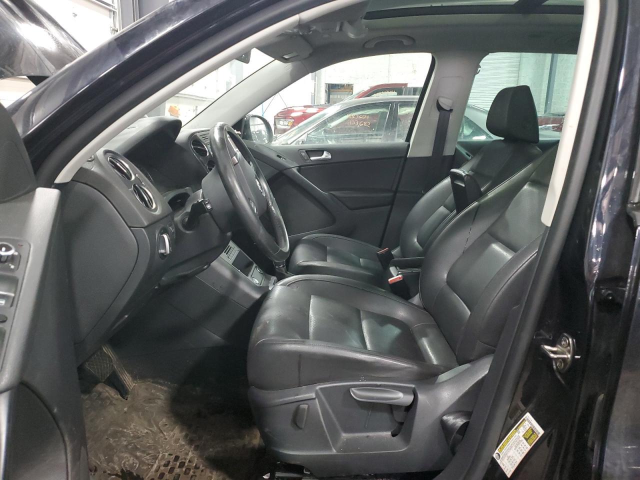 2014 VOLKSWAGEN TIGUAN S - Фото 7