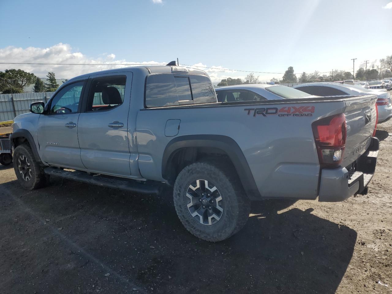 2019 TOYOTA TACOMA DOU - Фото 2