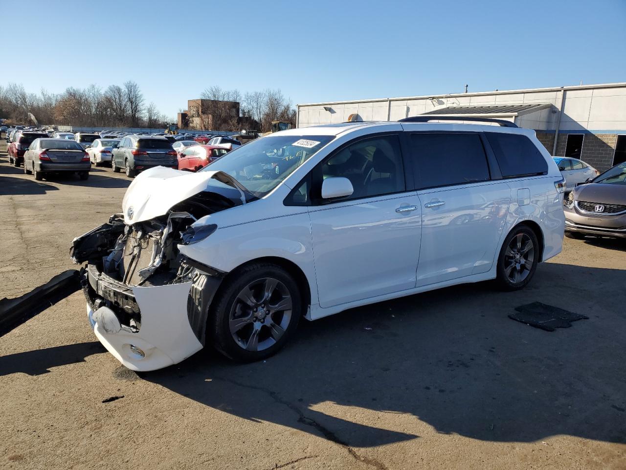 2015 TOYOTA SIENNA SPO