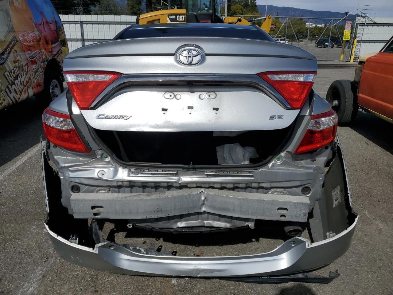 2016 TOYOTA CAMRY LE - Фото 6