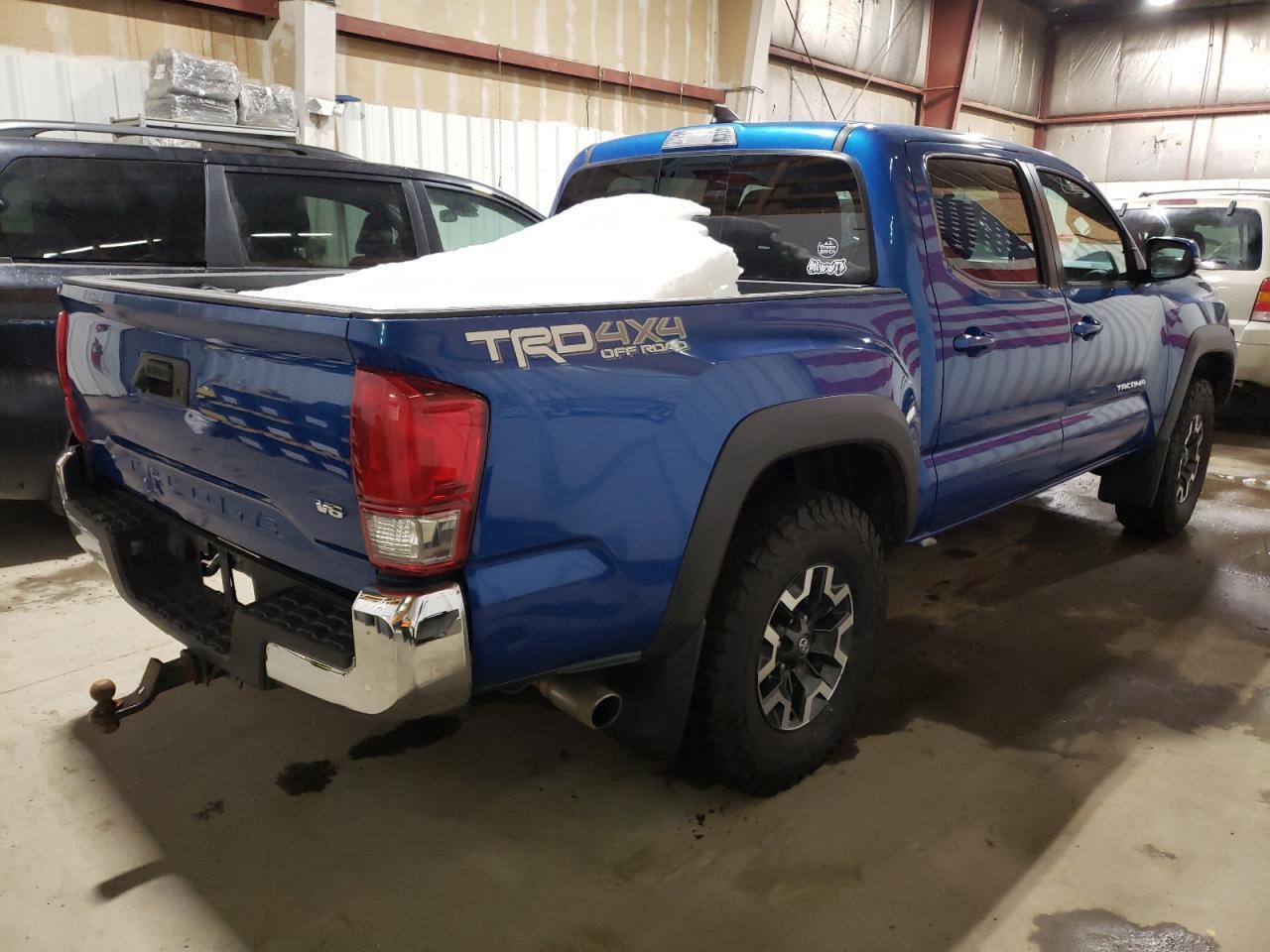 2017 TOYOTA TACOMA DOU - Фото 3