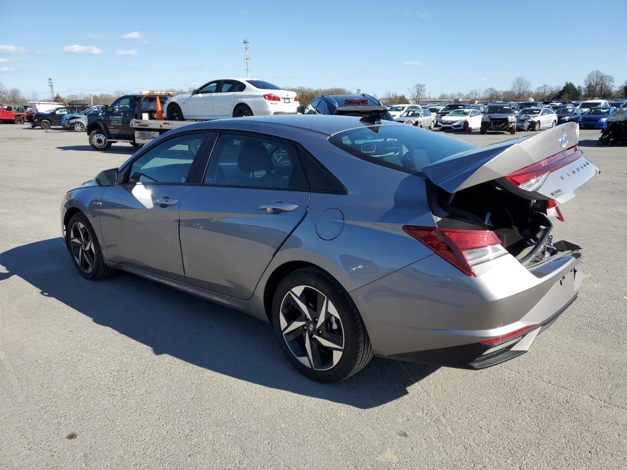 2023 HYUNDAI ELANTRA SE - Image 2