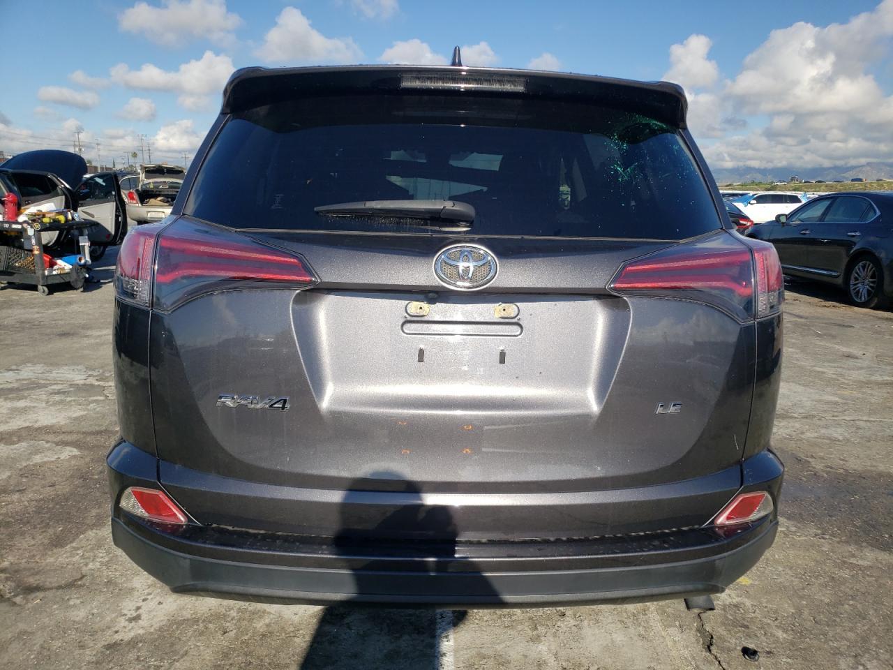 2018 TOYOTA RAV4 LE - Image 6