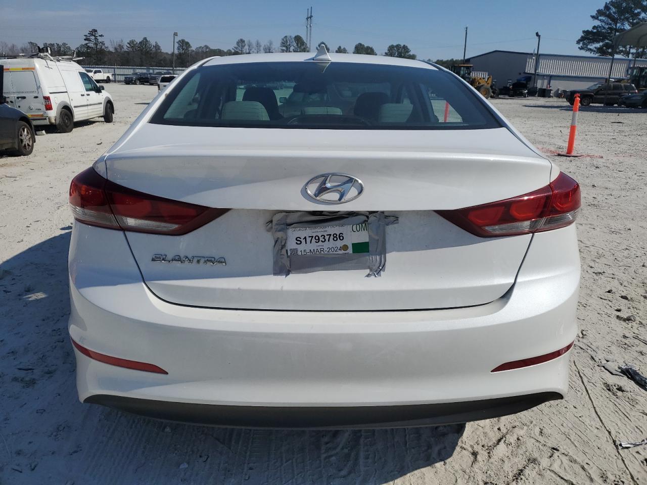 2017 HYUNDAI ELANTRA SE - Фото 6
