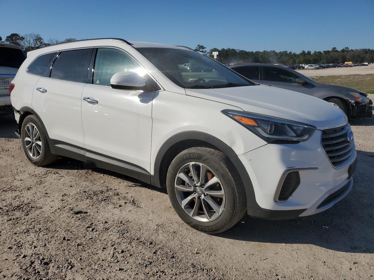 2017 HYUNDAI SANTA FE S - Image 4