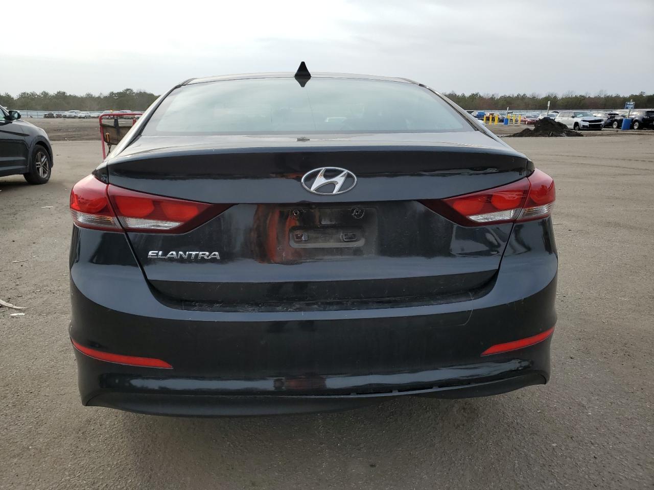 2018 HYUNDAI ELANTRA SE - Фото 6