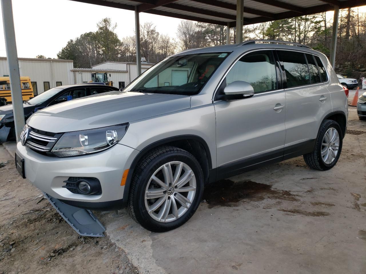 2013 VOLKSWAGEN TIGUAN S car image