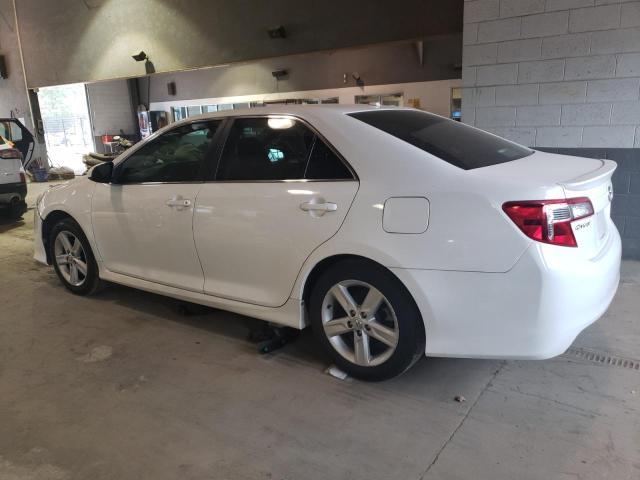 2014 Toyota Camry L - Фото 2