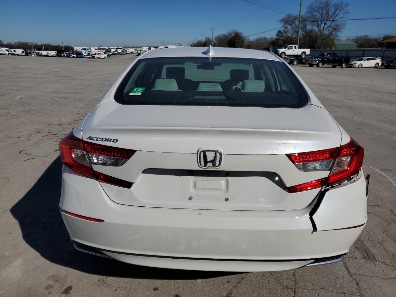 2018 HONDA ACCORD LX - Image 6