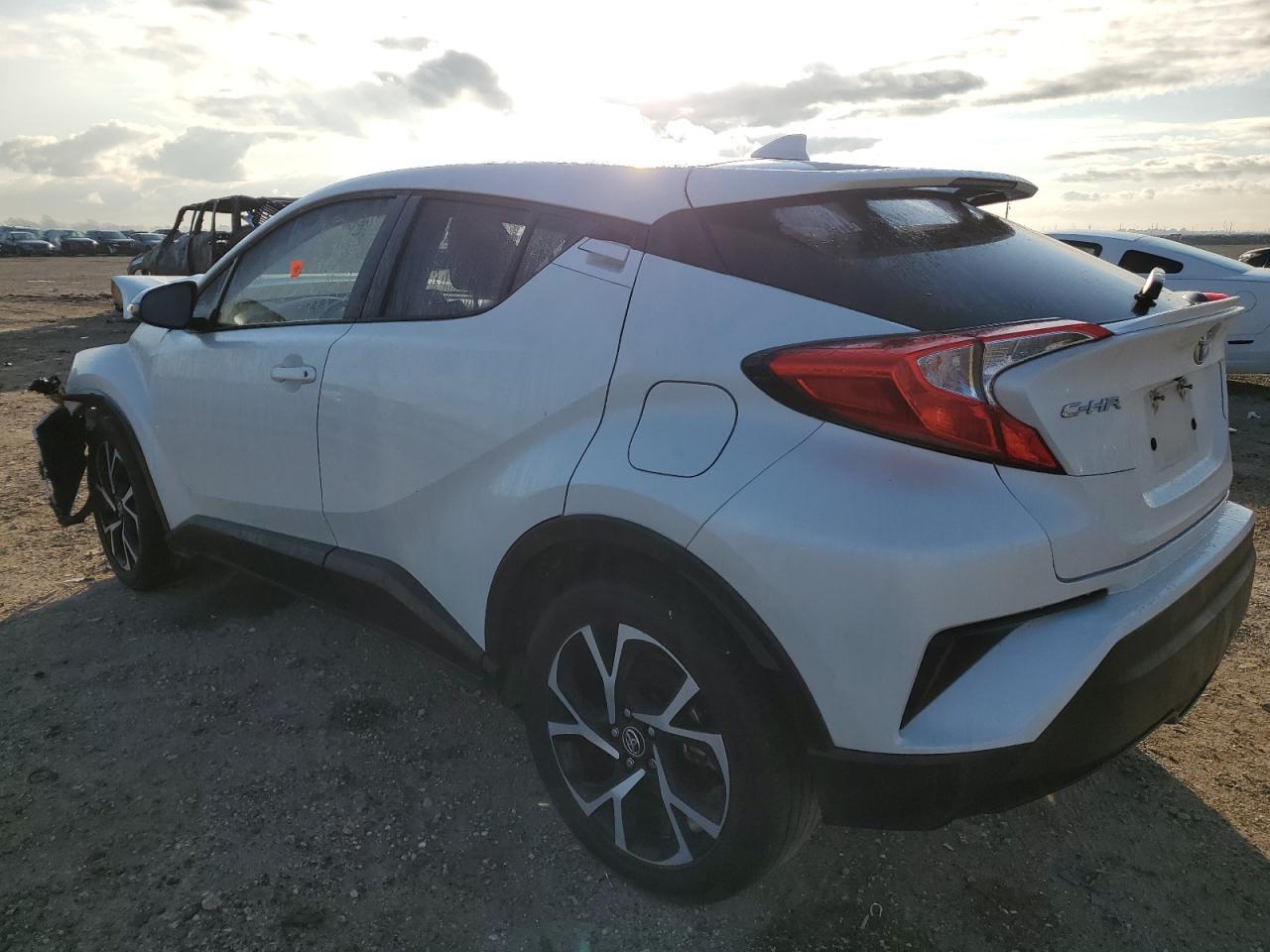 2018 TOYOTA C-HR XLE - Фото 2