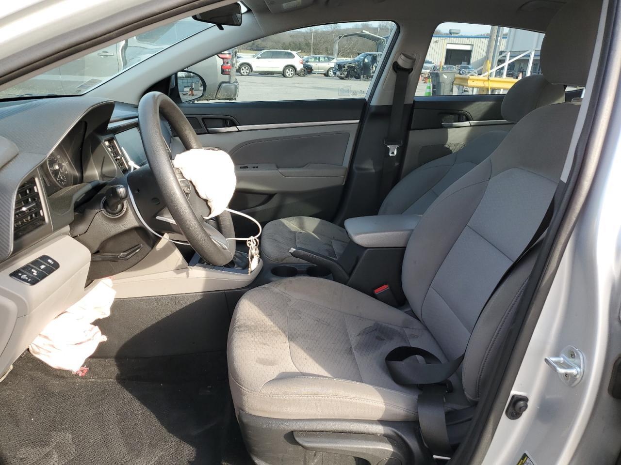 2019 HYUNDAI ELANTRA SE - Фото 7
