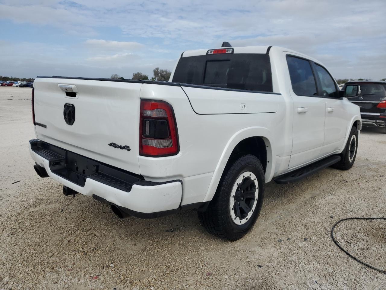2019 RAM 1500 LARAM - Фото 3