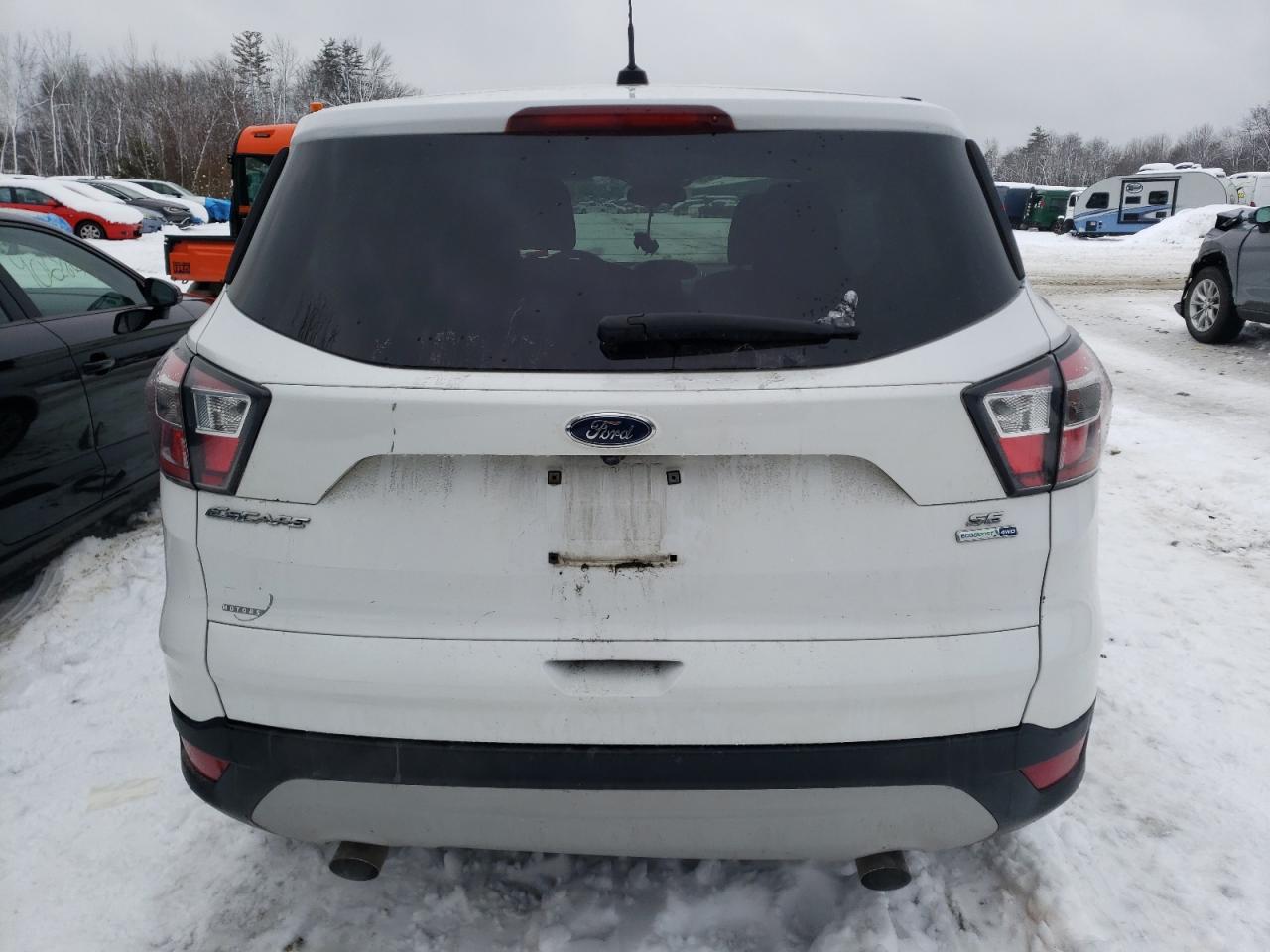 2017 FORD ESCAPE SE - Фото 6